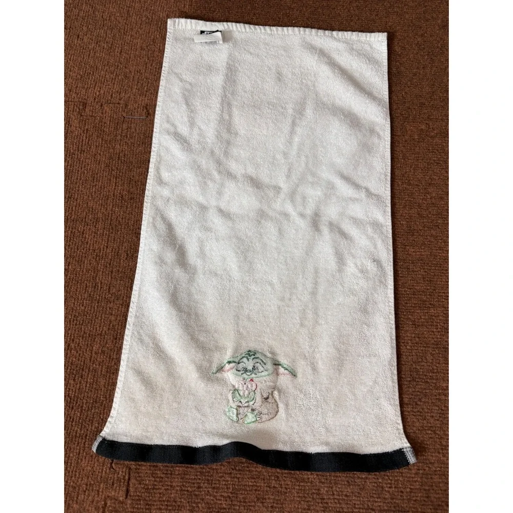 Star‎ Wars Baby Yoda Grogu Hand Towel White Cotton Embroidered Heart Mandalorian